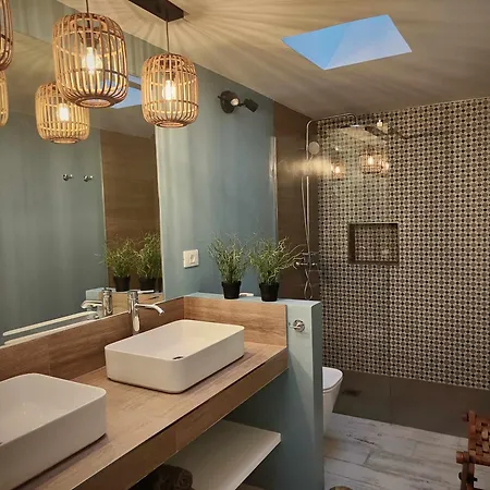 Nuria Con Piscina Privada Ferienhaus